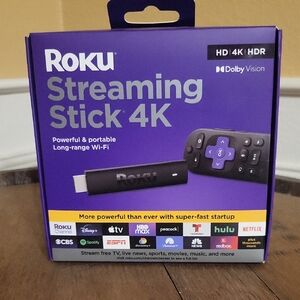 Roku Streaming Stick 4K - Purple and Black